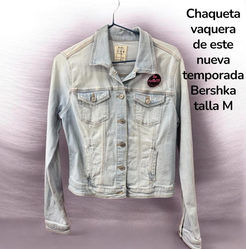 Vaquera Bershka ,semi nueva ,talla M, semi nuevo
